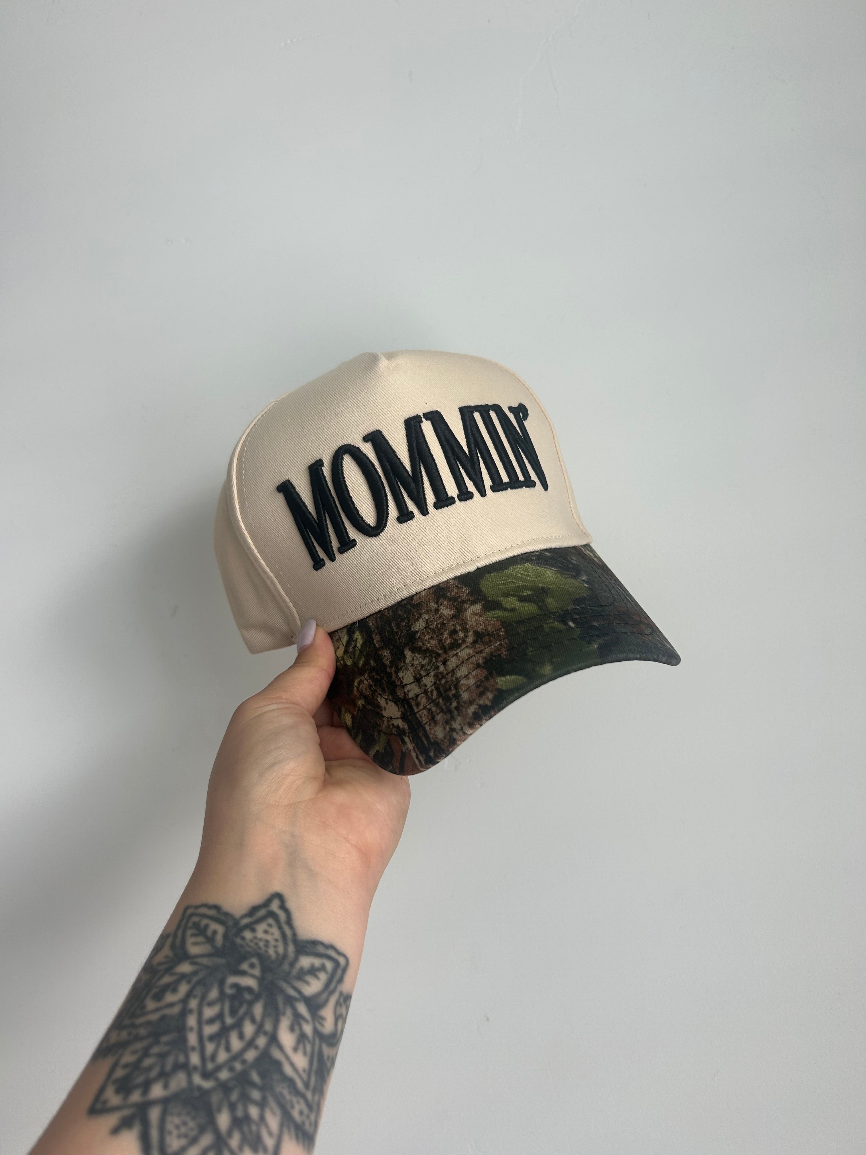 MOMMIN' - CAMO